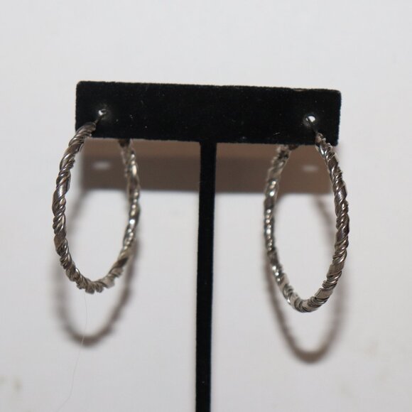 Beautiful twisted silver hoop earrings 1.75" tall - Picture 1 of 4